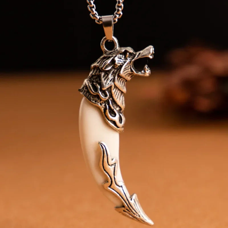 Resin Spike Pendant Necklace – Retro Dog Tooth Chain for Men